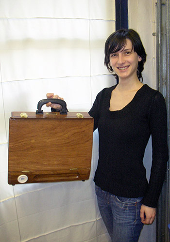 holding light case